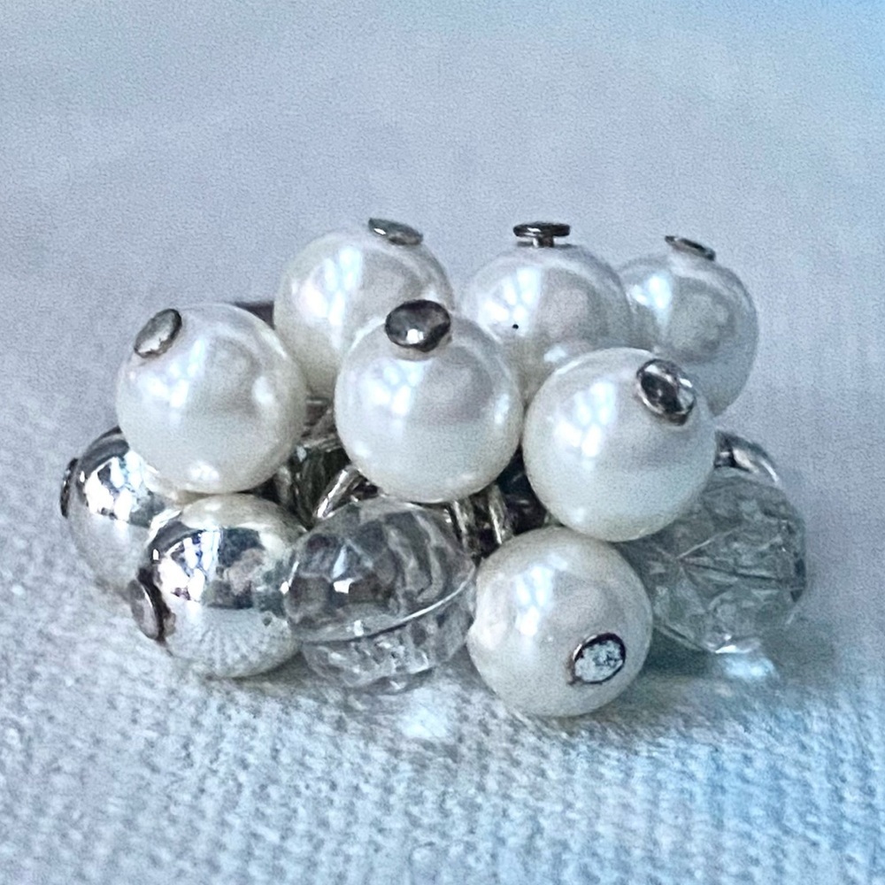 Chunky Faux Pearl Cocktail Ring Adjustable Size 7.75 - Picture 2 of 6